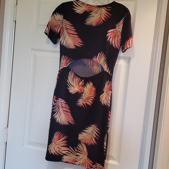 Tropical leaf print dress - Picture 2 of 3